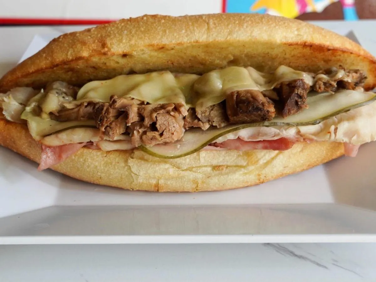 The Gluten Free Tony Montana  with Cole Slaw