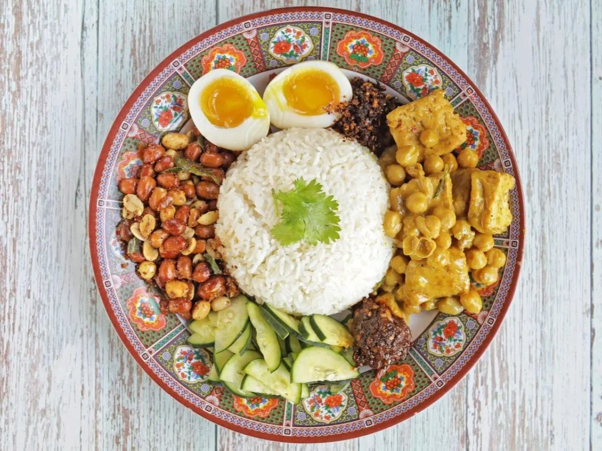 Nasi Lemak with Tofu & Chickpea Curry (Vegetarian) Boxed Meal [Small]