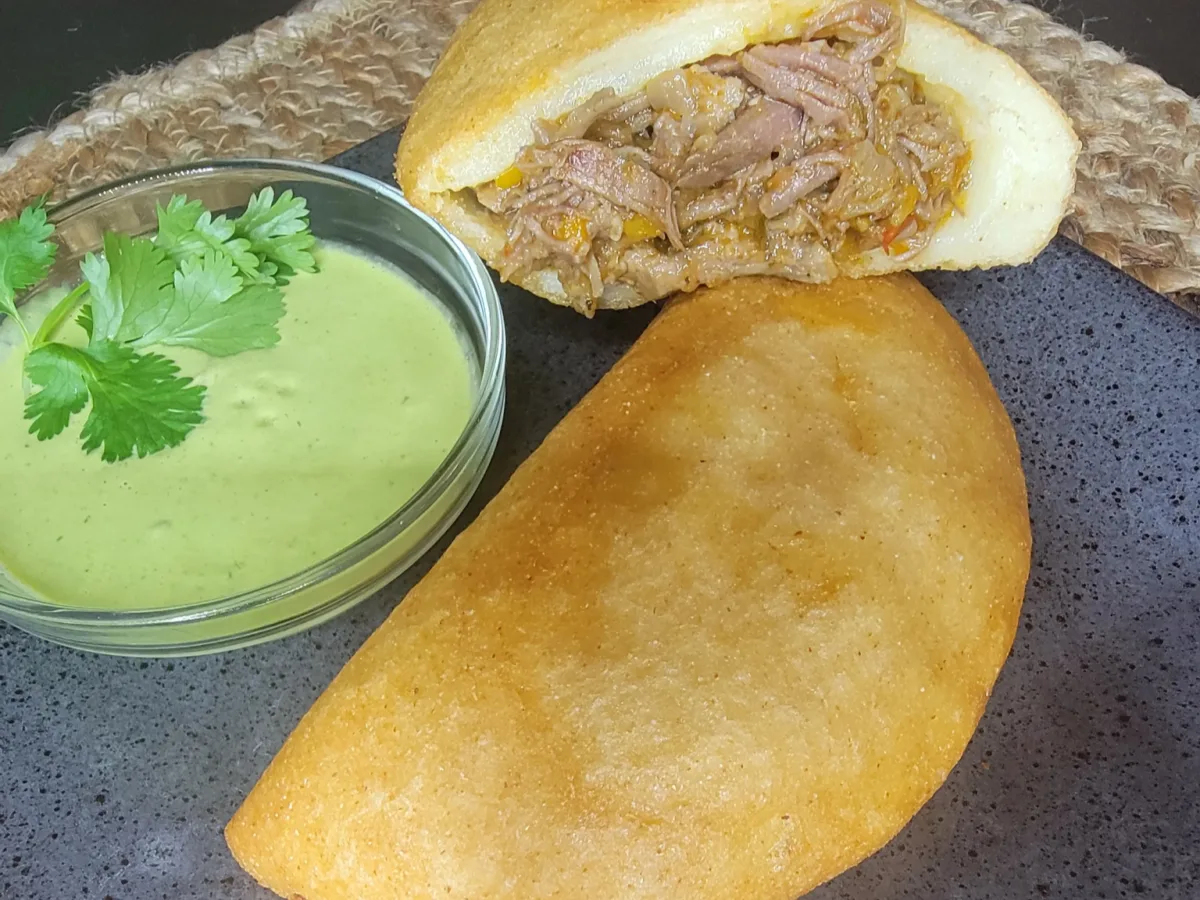Empanada Mechada
