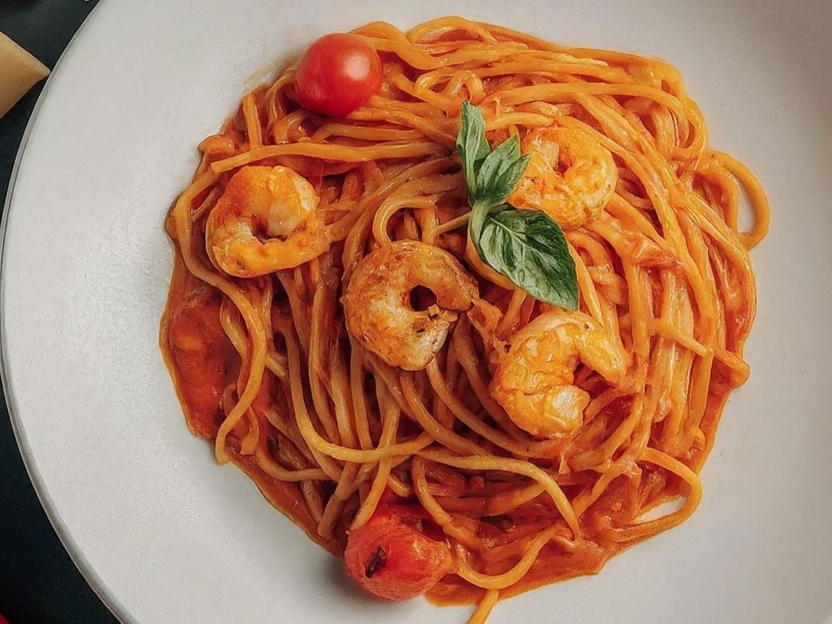 Spaghetti Pomodoro with Sauteed Shrimp