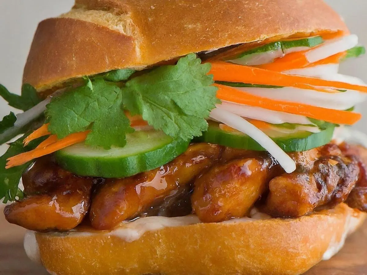 Hen House Banh Mi Sandwich with Chip and Cookie Hen House Banh Mi Sandwich with Chip and Cookie