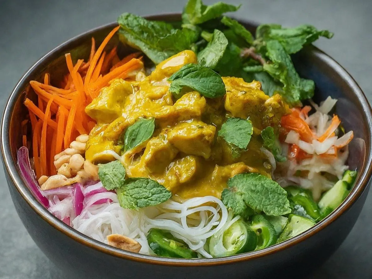 Curry Chicken and Rice Vermicelli Salad Vietnamese Bowl Curry Chicken and Rice Vermicelli Salad Vietnamese Bowl