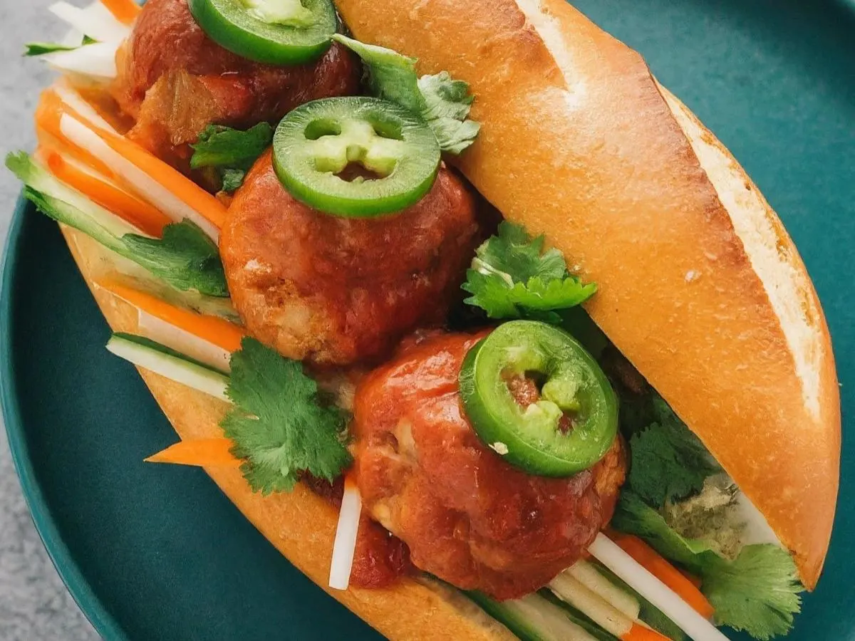 Meatball Banh Mi Sandwich with Chip and Cookie Meatball Banh Mi Sandwich with Chip and Cookie