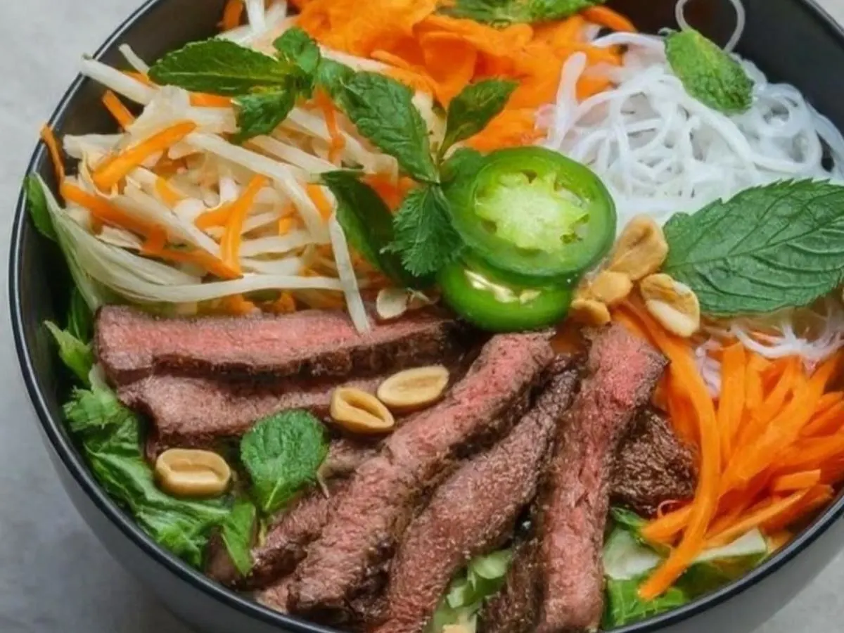 Bbq Beef and Rice Vermicelli Salad Vietnamese Bowl Bbq Beef and Rice Vermicelli Salad Vietnamese Bowl