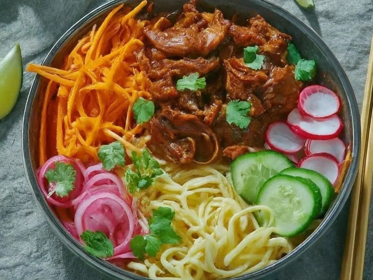 Bbq Jackfruit and Stir-fry Noodles Vietnamese Bowl Bbq Jackfruit and Stir-fry Noodles Vietnamese Bowl