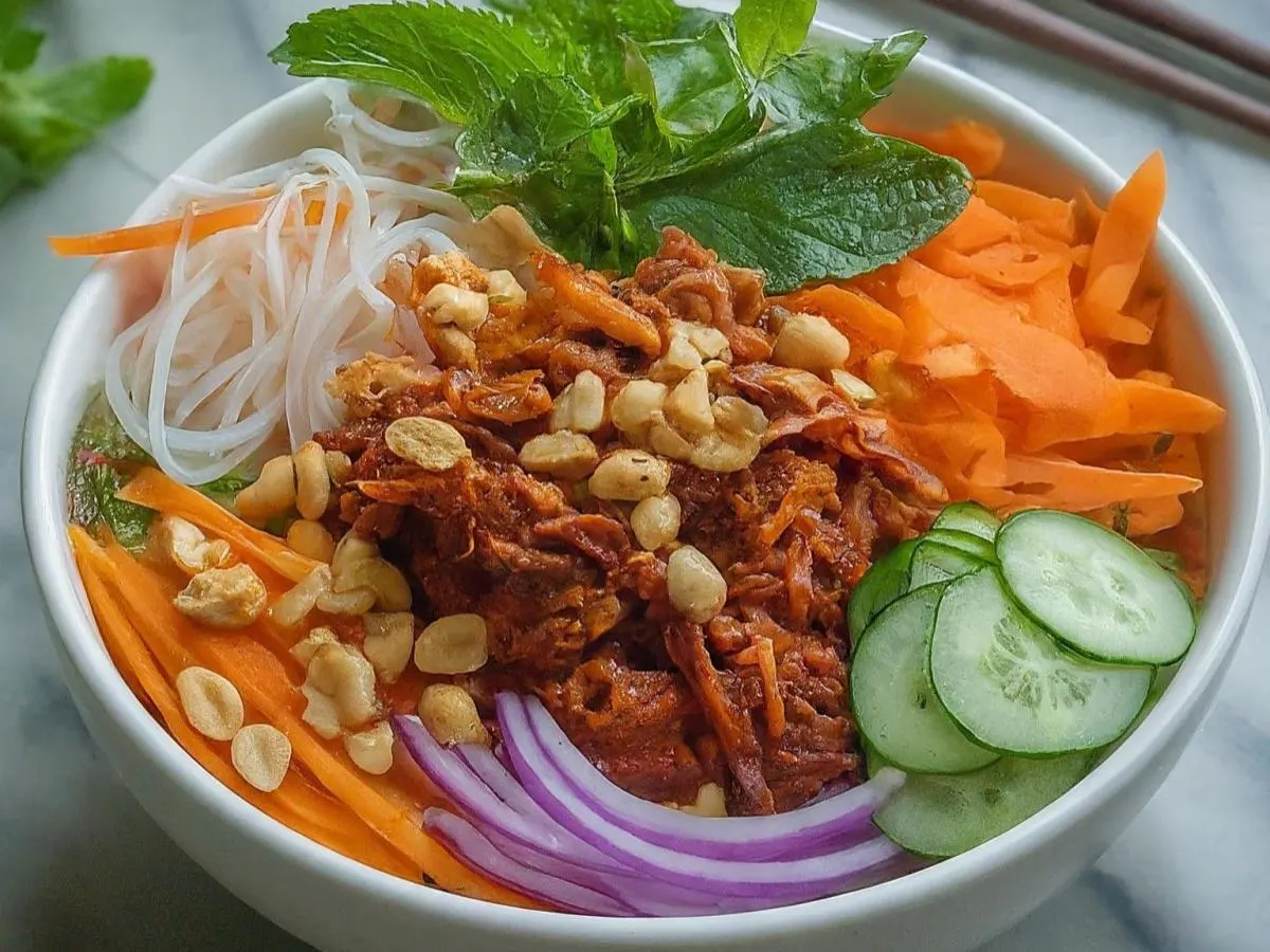 Bbq Jackfruit and Rice Vermicelli Salad Vietnamese Bowl Bbq Jackfruit and Rice Vermicelli Salad Vietnamese Bowl