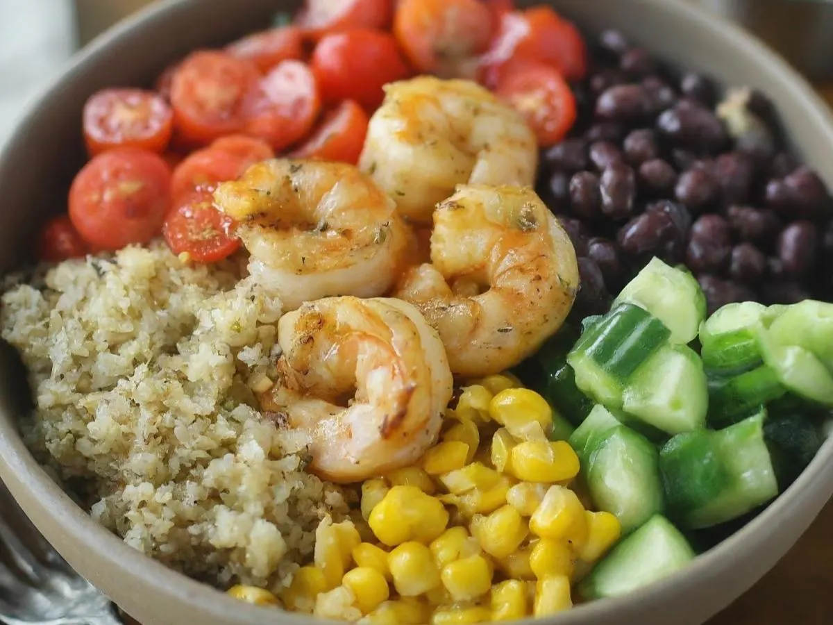 Quinoa bowl with shrimp