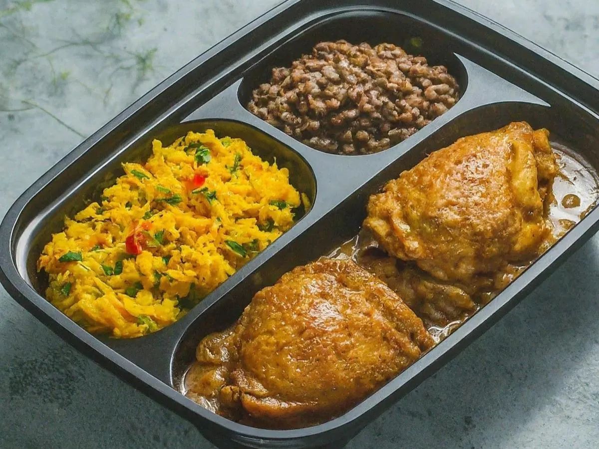 Braised Chicken with Seasoned Rice and Green Lentils Braised Chicken with Seasoned Rice and Green Lentils