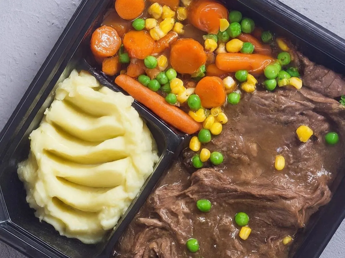 Beef Pot Roast with Mashed Potatoes and Vegetables Beef Pot Roast with Mashed Potatoes and Vegetables