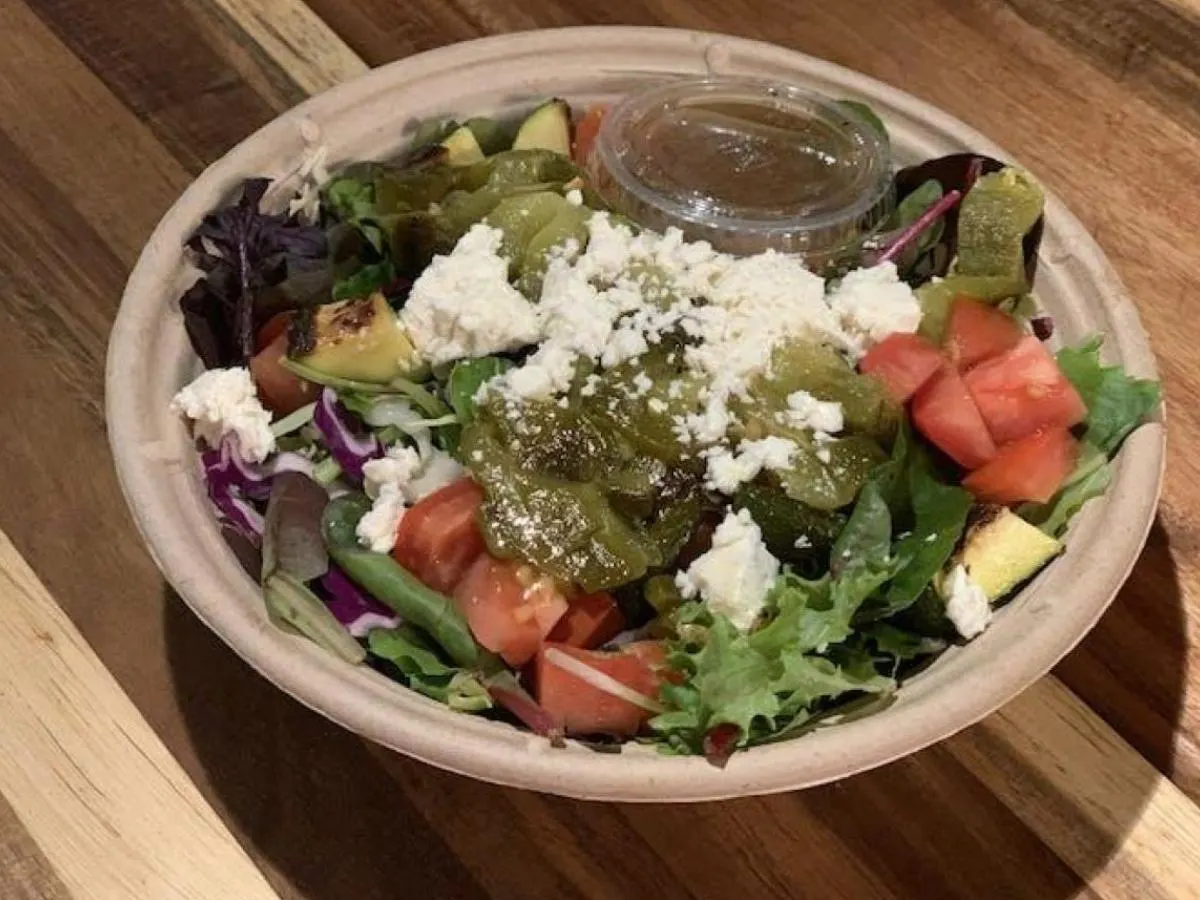 Special Diet Meal - Grilled Chicken Mediterranean Salad with Olive Oil Special Diet Meal - Grilled Chicken Mediterranean Salad with Olive Oil