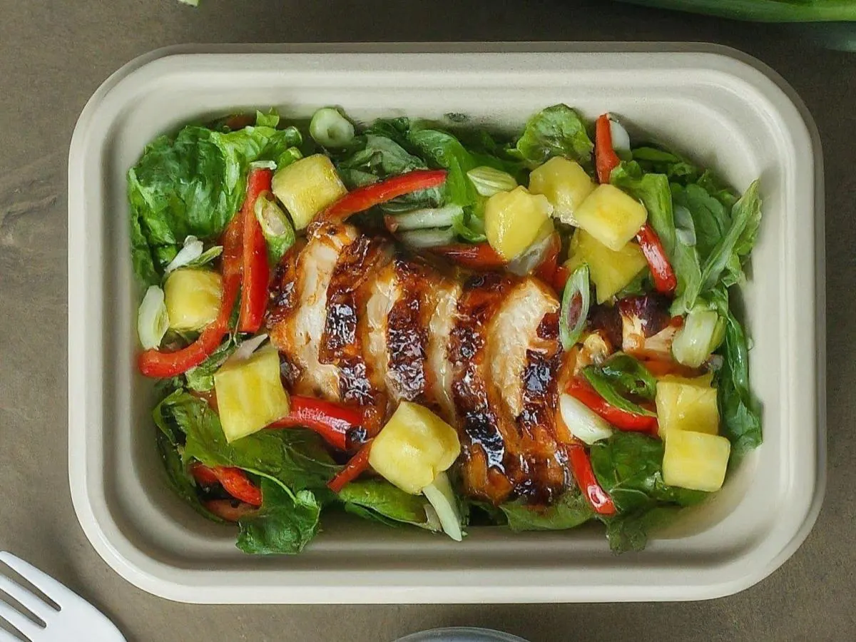 Sunshine Salad with 7-Spice Chicken Sunshine Salad with 7-Spice Chicken