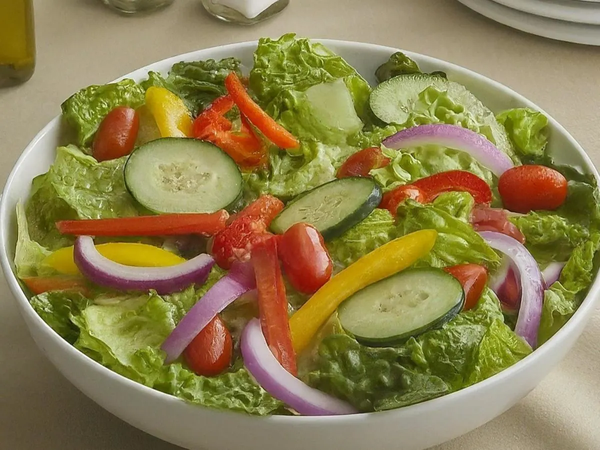 Entree House Salad with Oil and Vinegar Entree House Salad with Oil and Vinegar