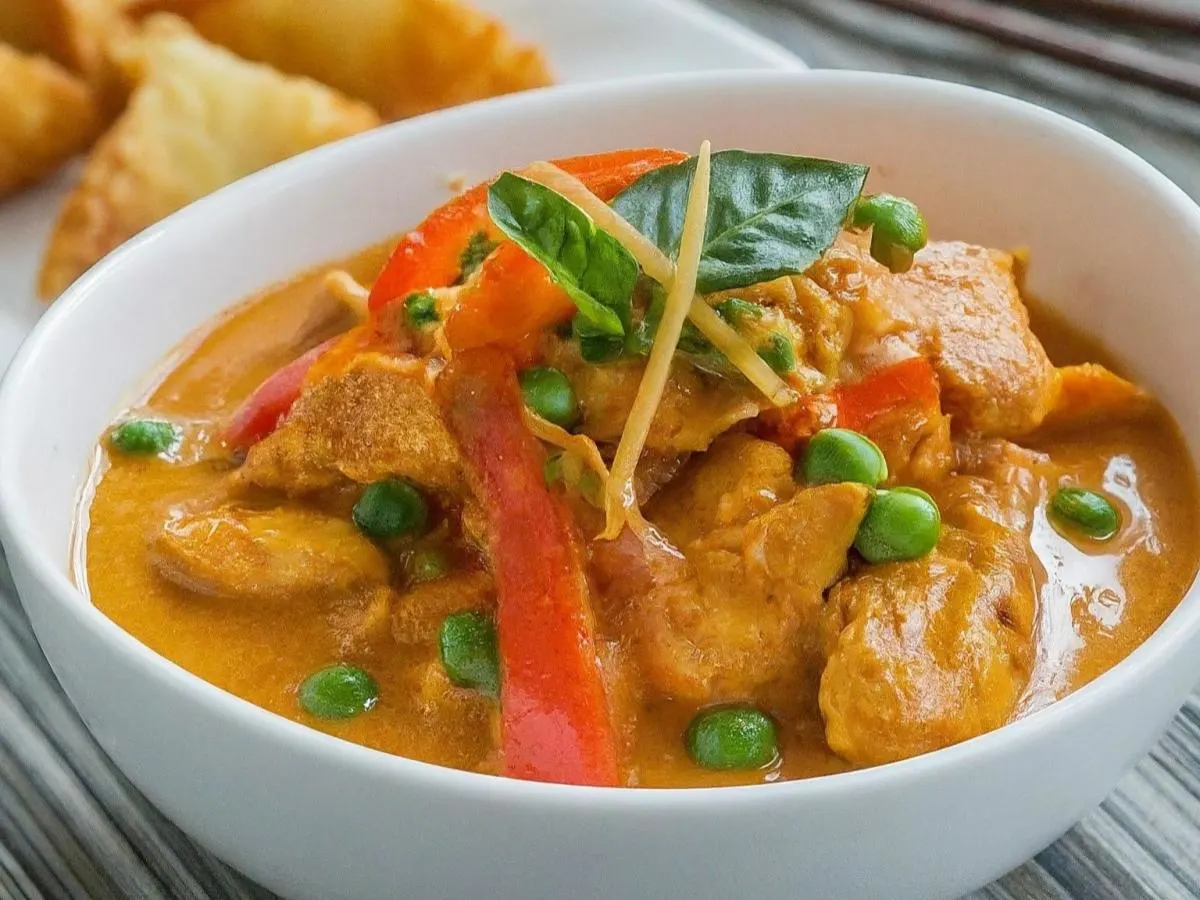 Chicken Panang Curry with Crab Rangoons Chicken Panang Curry with Crab Rangoons