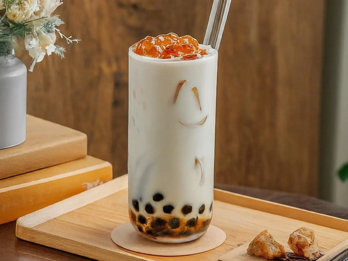Okinawa Fresh Milk with Boba [24 oz half sweet]