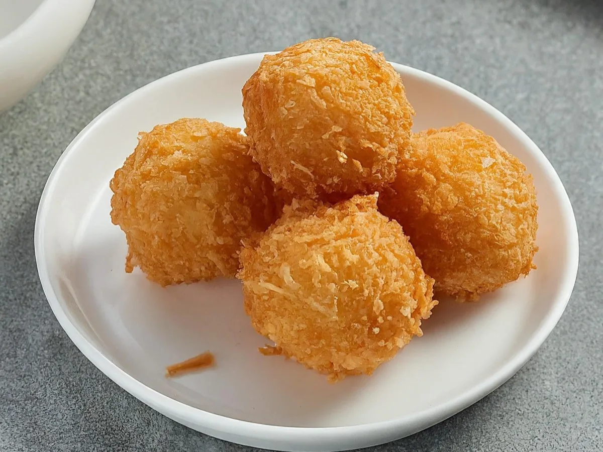 Fried Coconut Lave Ball