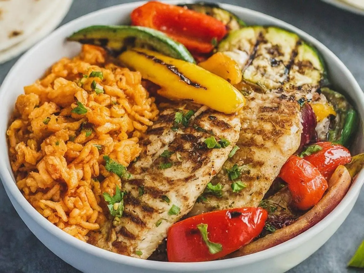 Grilled Tilapia Fajita with Spanish Rice and Grilled Veggies Box