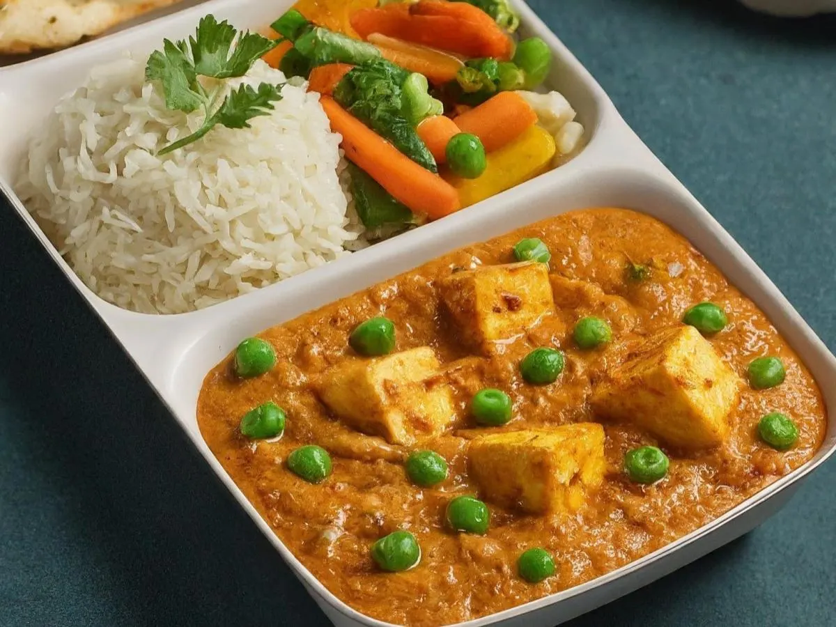 Mutter Paneer With Basmati Rice, Mixed Vegetables, and Garlic Naan Mutter Paneer With Basmati Rice, Mixed Vegetables, and Garlic Naan