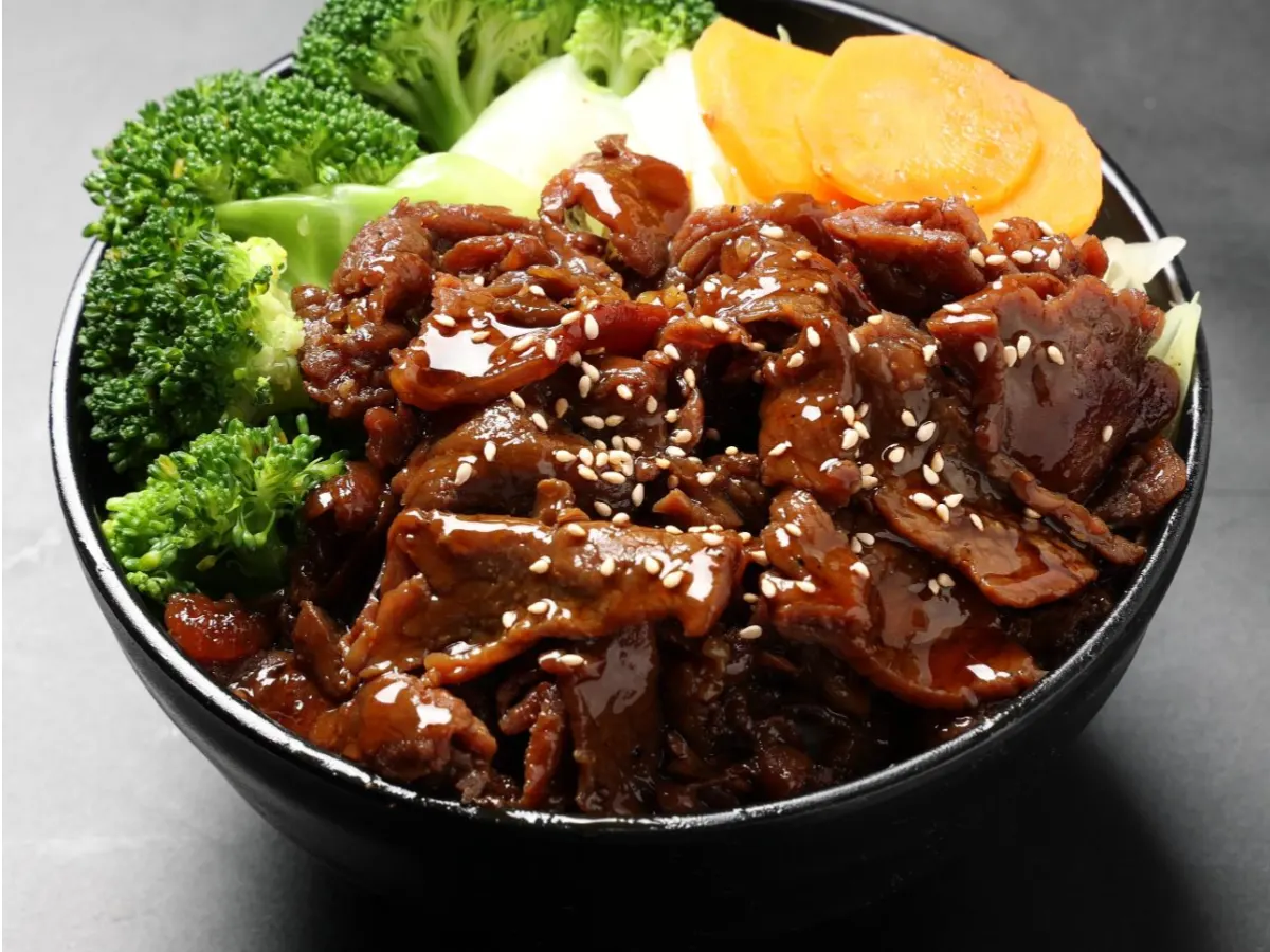 Individual Ribeye Steak Bowl with Brown Rice and Veggies Individual Ribeye Steak Bowl with Brown Rice and Veggies