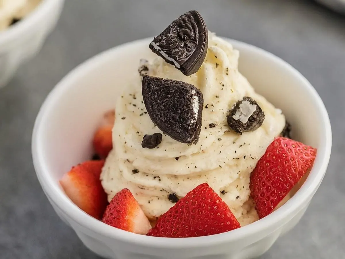 Vanilla Soft Serve With Strawberries & Oreo Vanilla Soft Serve With Strawberries & Oreo