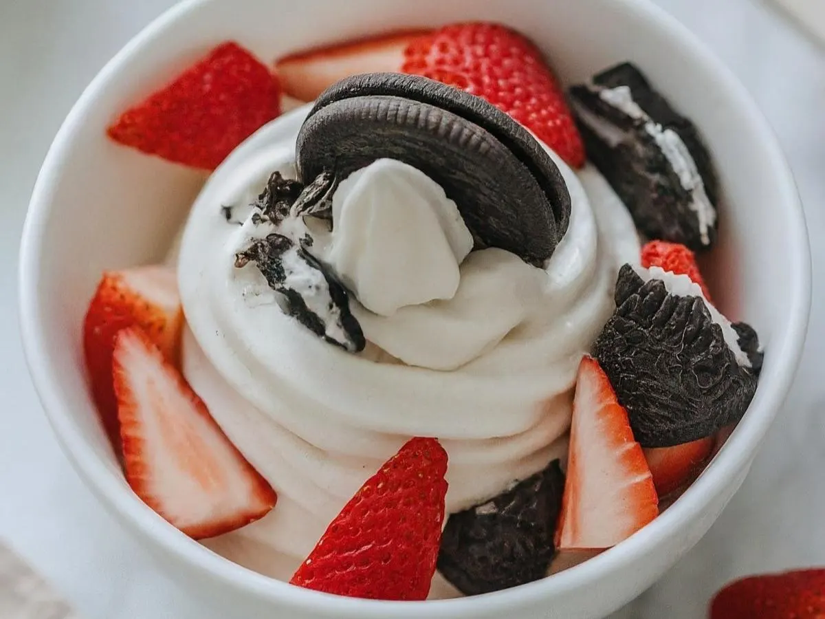 Swirl Soft Serve With Strawberries & Oreo Swirl Soft Serve With Strawberries & Oreo