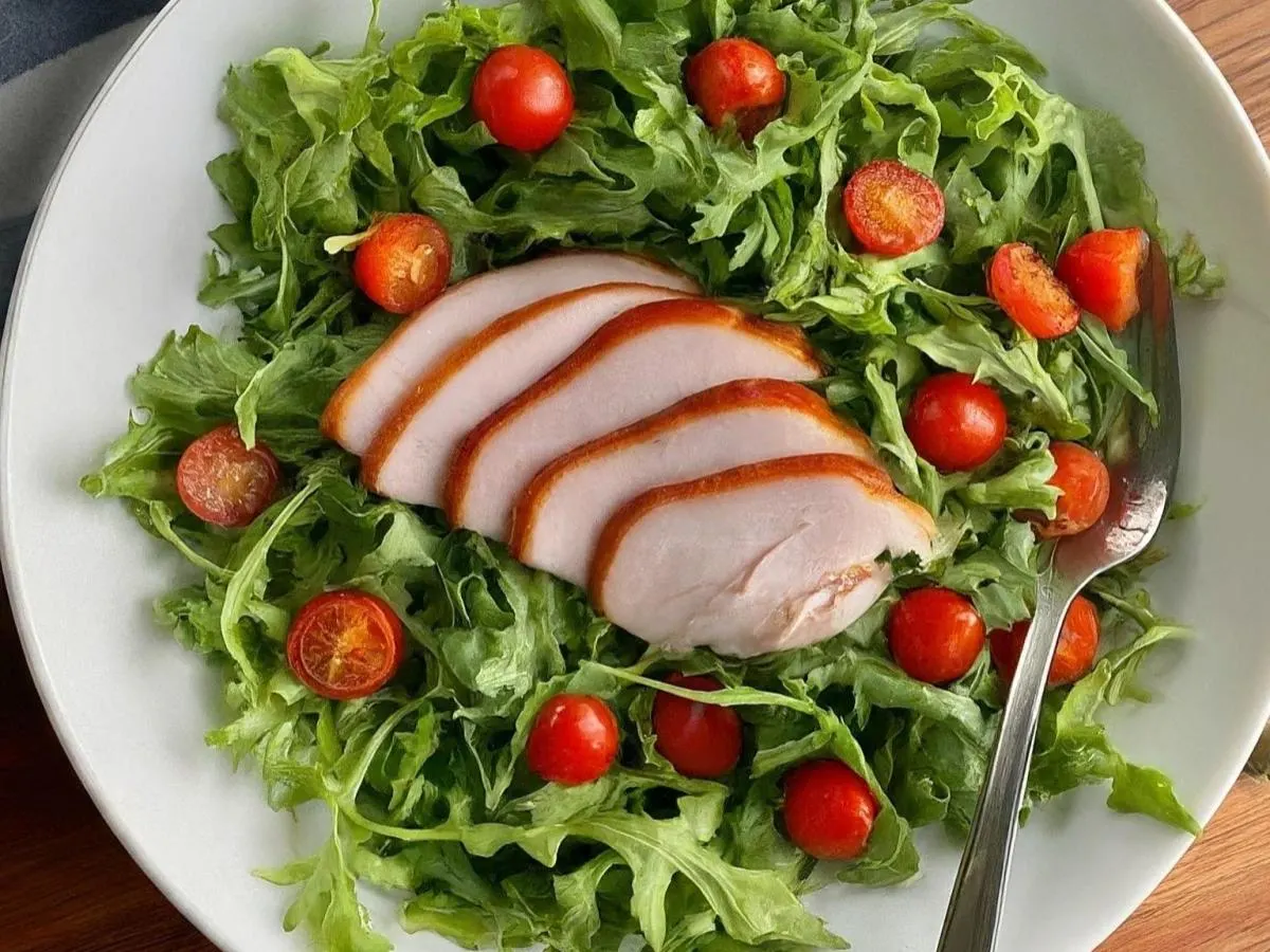 Dairy-Free Arugula Salad with Smoked Chicken (Allergen-Free) Dairy-Free Arugula Salad with Smoked Chicken (Allergen-Free)