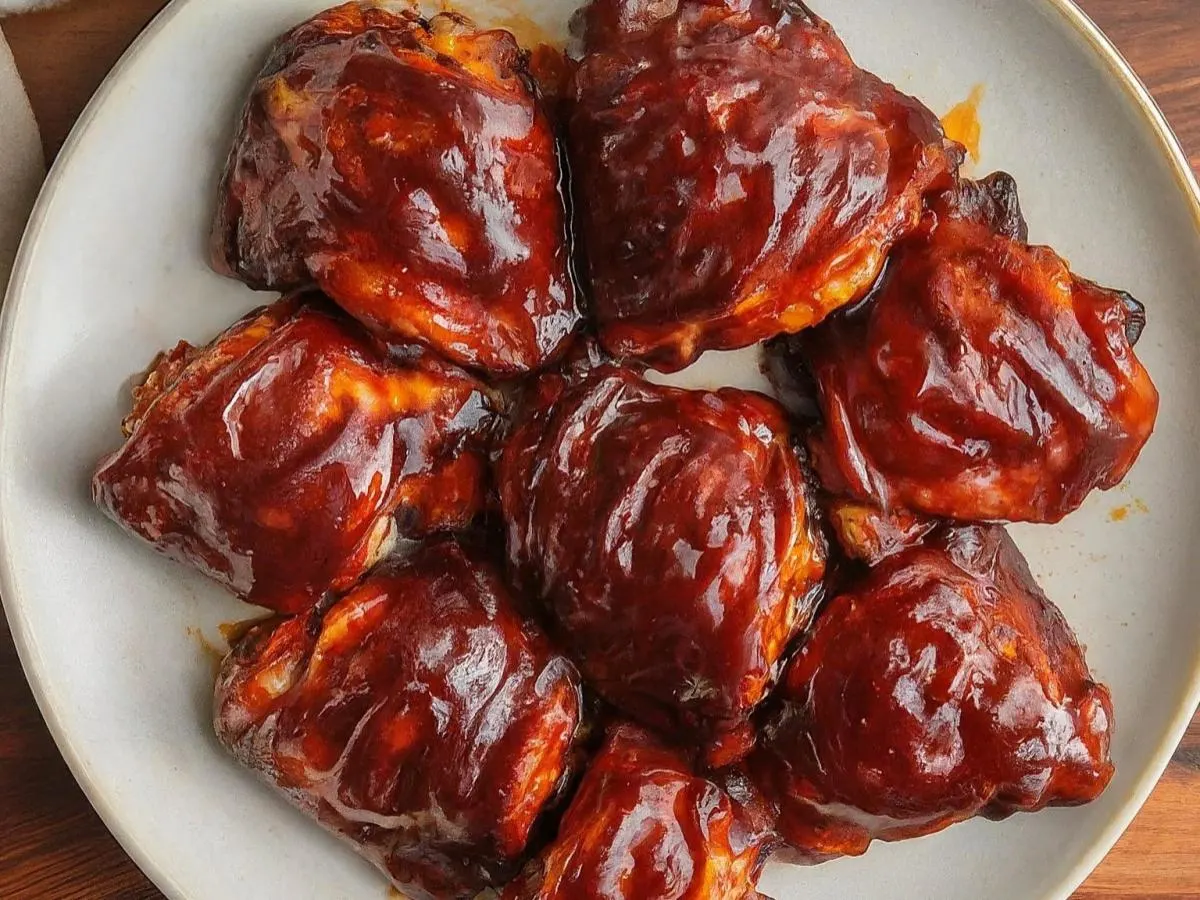 Sweet & Spicy Glazed Smoked BBQ Chicken Thighs Sweet & Spicy Glazed Smoked BBQ Chicken Thighs