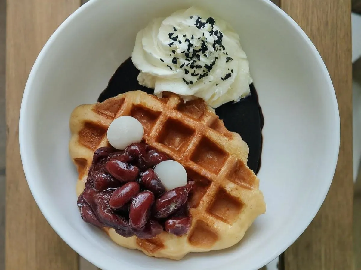 Croffle Black sesame, Red bean & Mochi Croffle Black sesame, Red bean & Mochi