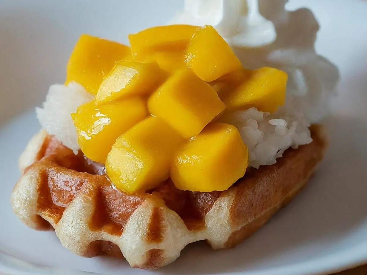 Croffle Mango & Sticky Rice Croffle Mango & Sticky Rice