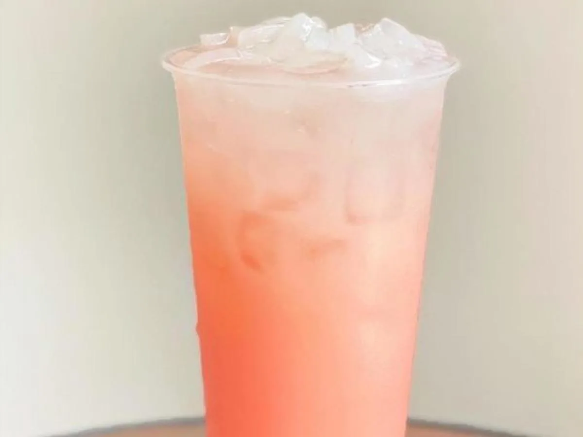 Strawberry Yakult with Lychee Jelly [25% Sweet]