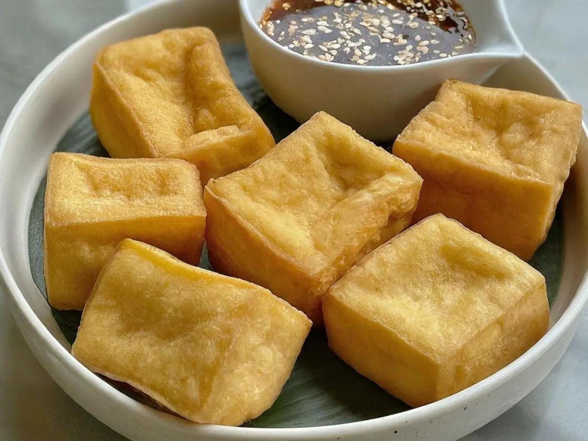 Vegan Deepfried Tofu w/dipping sauce Vegan Deepfried Tofu w/dipping sauce
