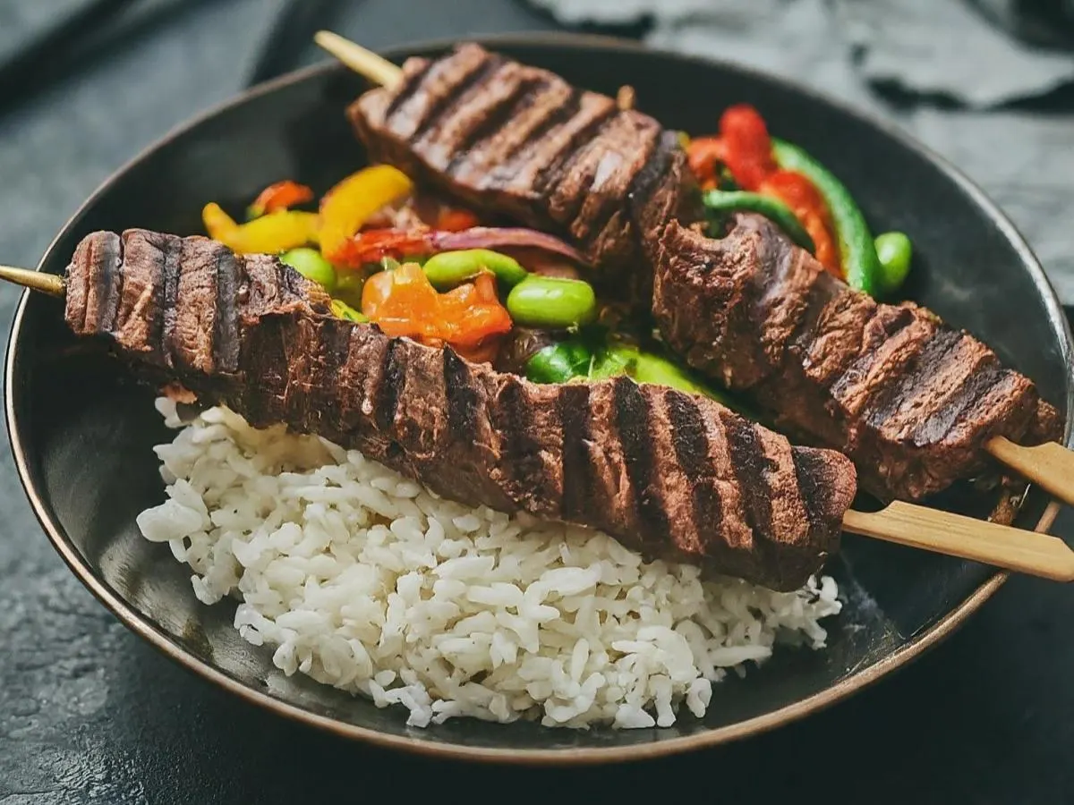 Et Shish Kebab with Rice and Sauteed Veggies