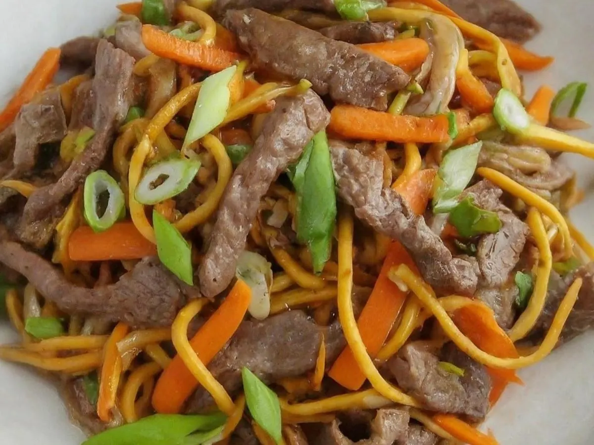 Steak Lo Mein Boxed Meal