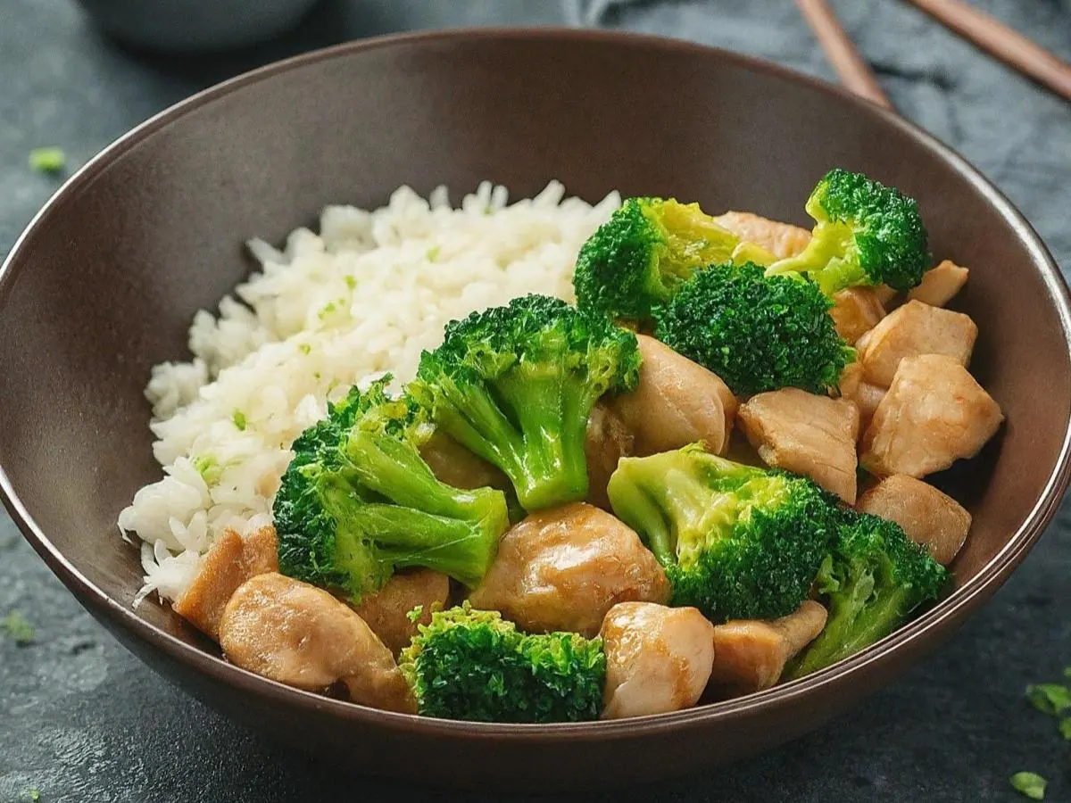 Chicken with Broccoli Boxed Meal (NO Tomatoes)