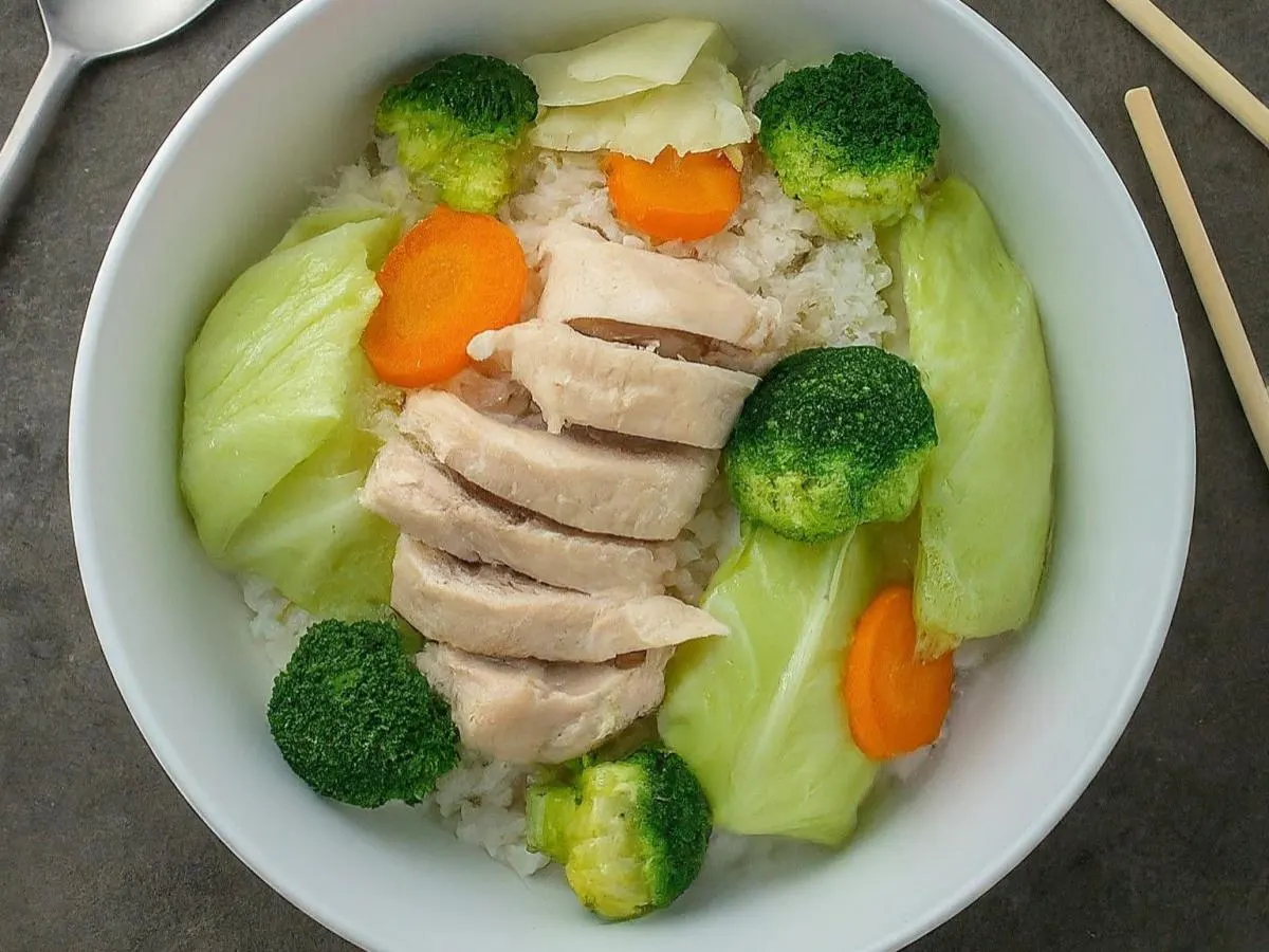 Steamed Rice with Steamed Chicken (NO tomato)