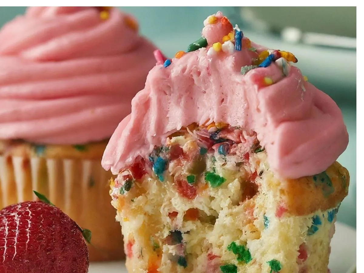 Funfetti Cupcake with Strawberry Frosting Funfetti Cupcake with Strawberry Frosting