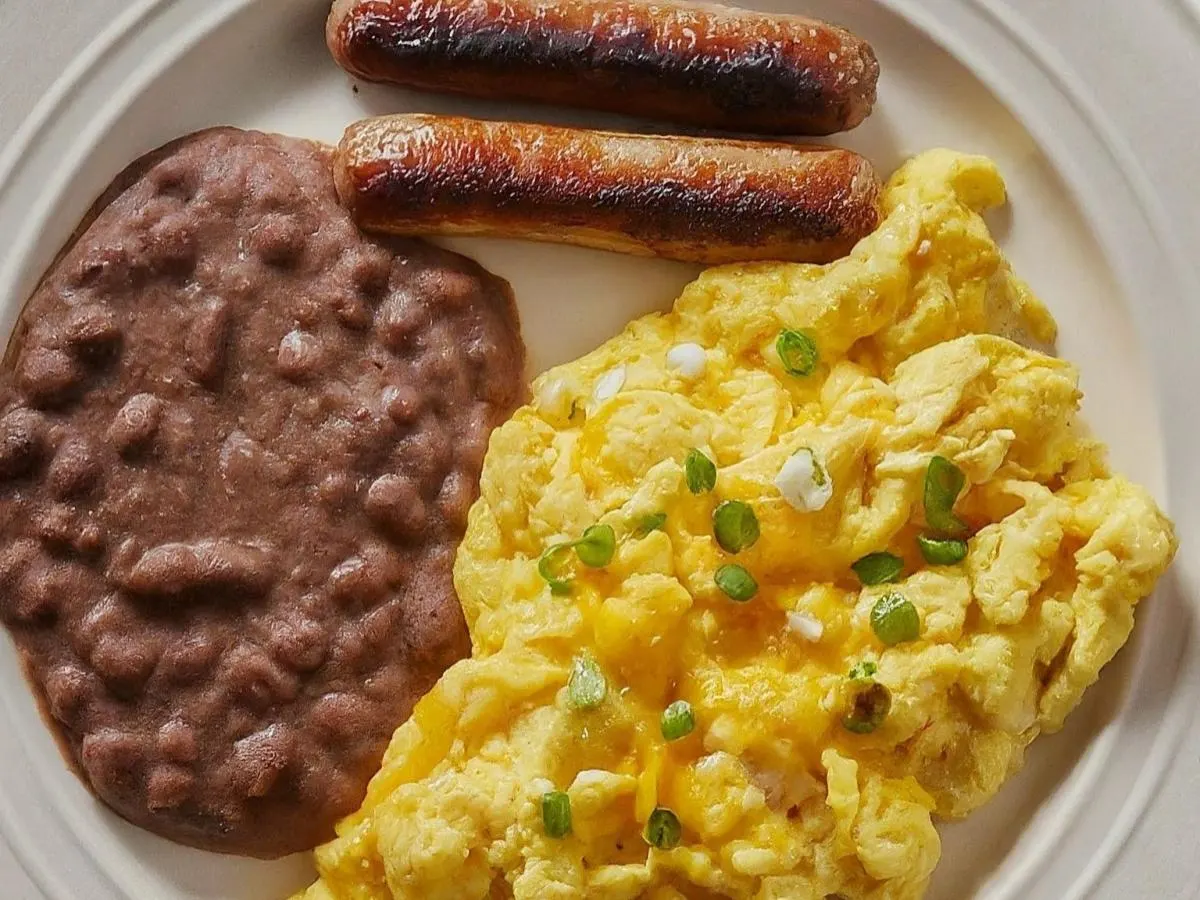 American Scrambled Eggs with Breakfast Sausage and Refried Beans American Scrambled Eggs with Breakfast Sausage and Refried Beans