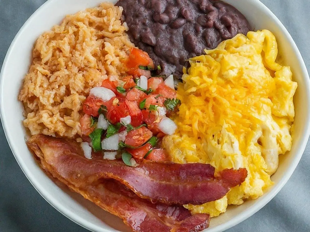 Breakfast bowl with Bacon Breakfast bowl with Bacon