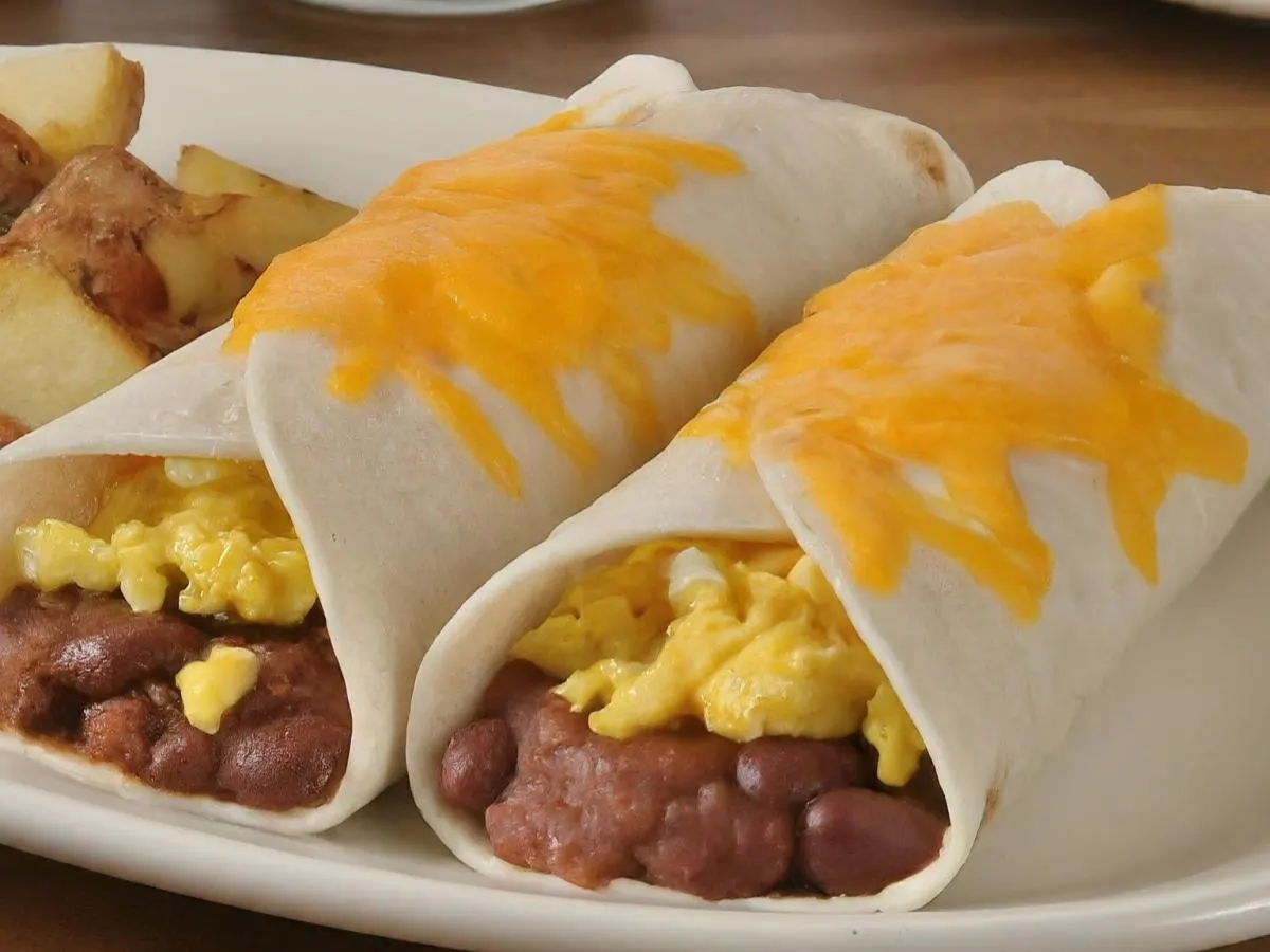 Mexican Breakfast with Chorizo Burrito Mexican Breakfast with Chorizo Burrito