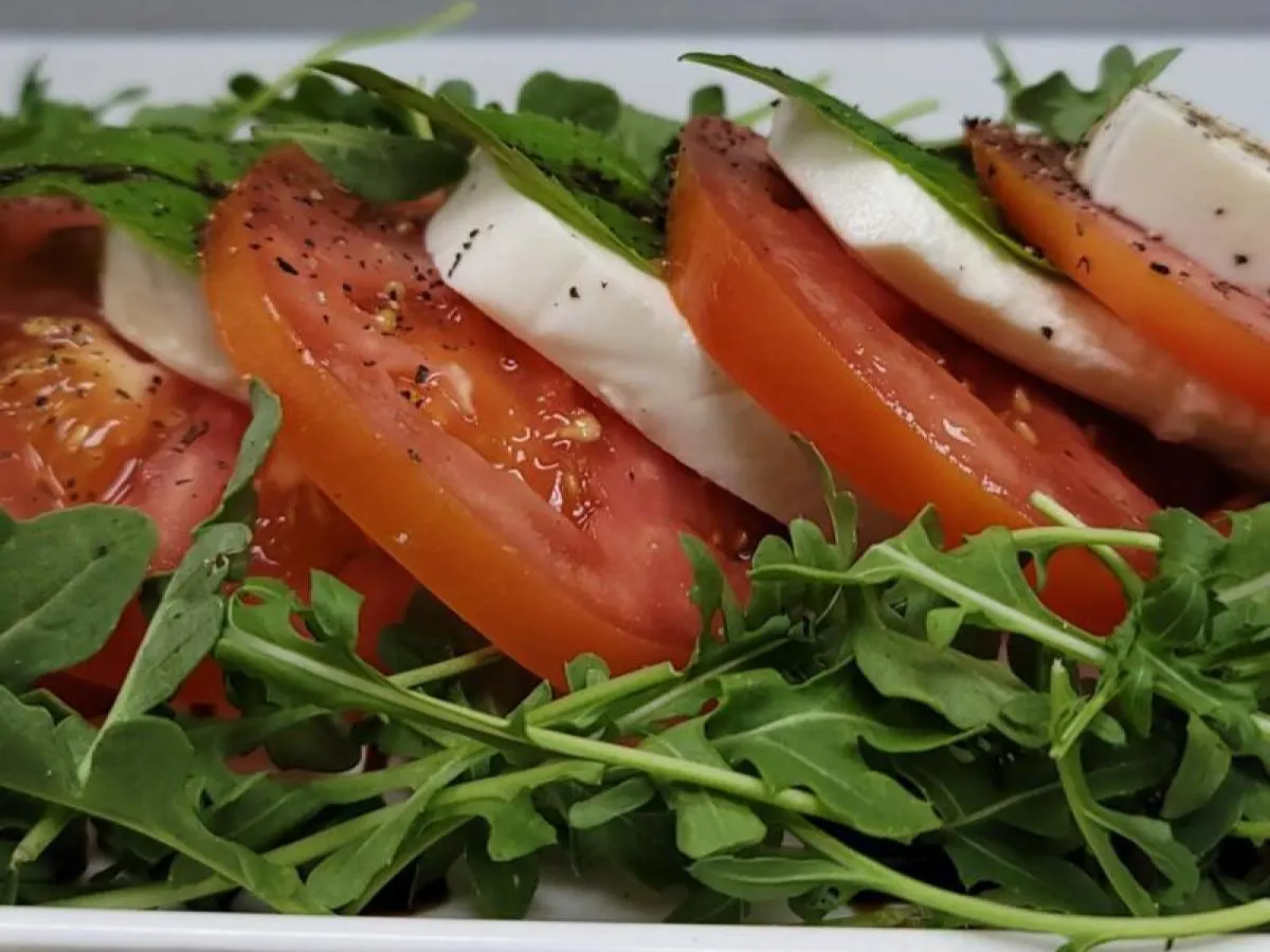 Caprese Salad with Chicken Caprese Salad with Chicken