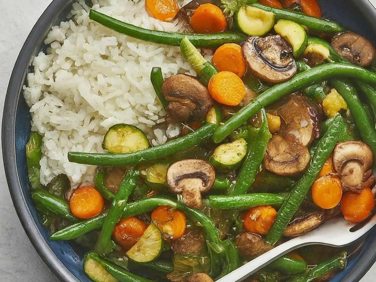 Green Beans & Mushrooms, White Rice, Carrot Mushroom Zucchini Medley Green Beans & Mushrooms, White Rice, Carrot Mushroom Zucchini Medley