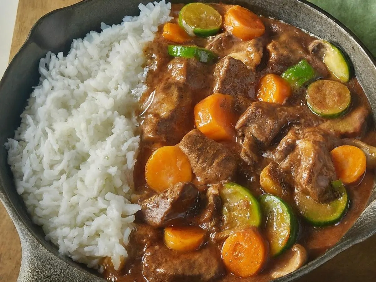 Beef Kaldereta, White Rice, Carrot Mushroom Zucchini Medley Beef Kaldereta, White Rice, Carrot Mushroom Zucchini Medley