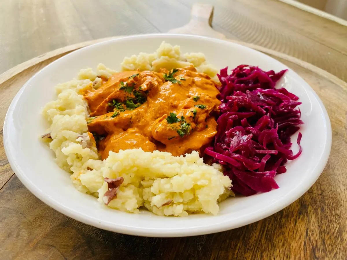 Halal Spicy Chicken Paprikash (21oz) Halal Spicy Chicken Paprikash (21oz)