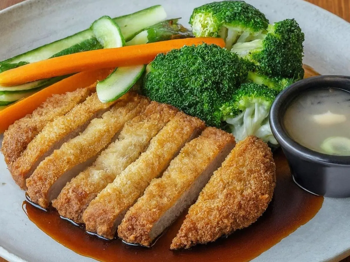 Riceless Khao Mun Moo Todd (Pork Cutlet) Riceless Khao Mun Moo Todd (Pork Cutlet)