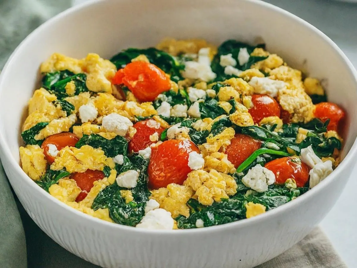 Spinach, Tomato & Feta Scramble Spinach, Tomato & Feta Scramble