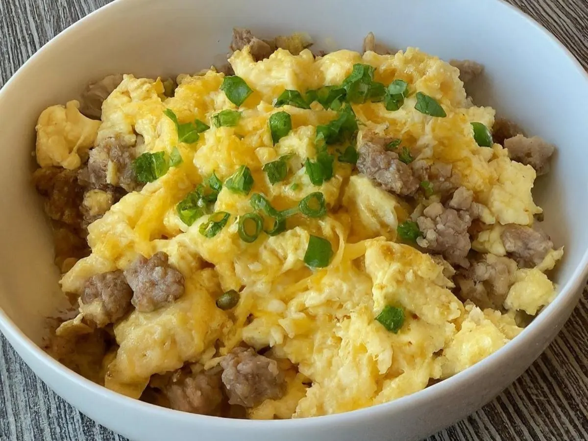 Sausage & Jack Cheese Scramble Sausage & Jack Cheese Scramble