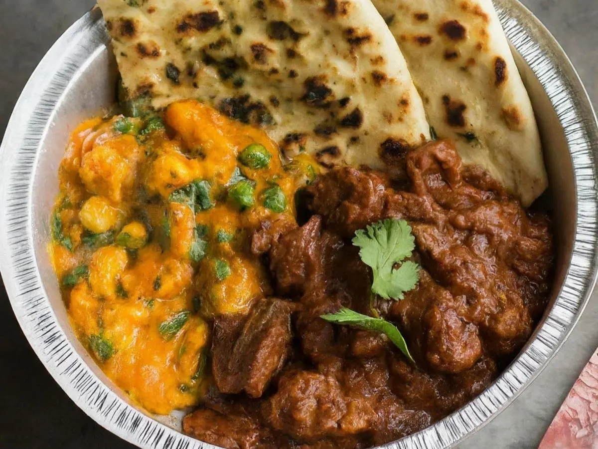 Lamb Vindaloo with Naan and Veggie Korma Lamb Vindaloo with Naan and Veggie Korma