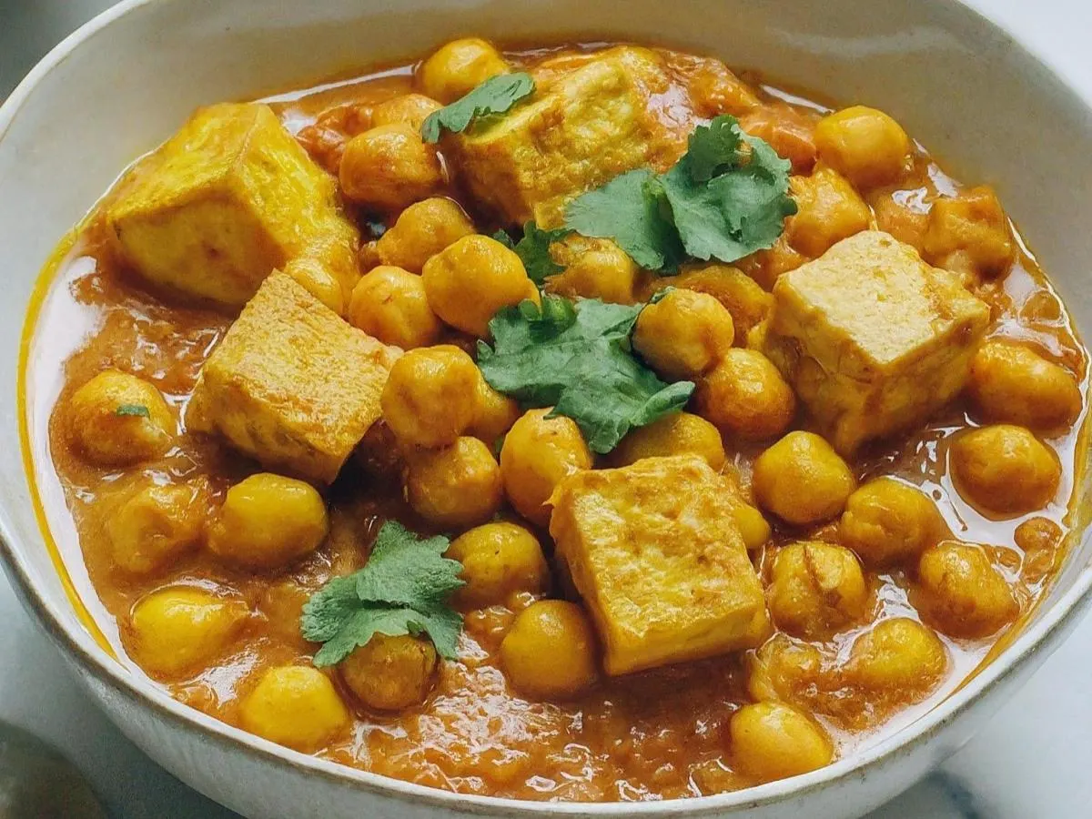 Tofu and Chickpea Curry