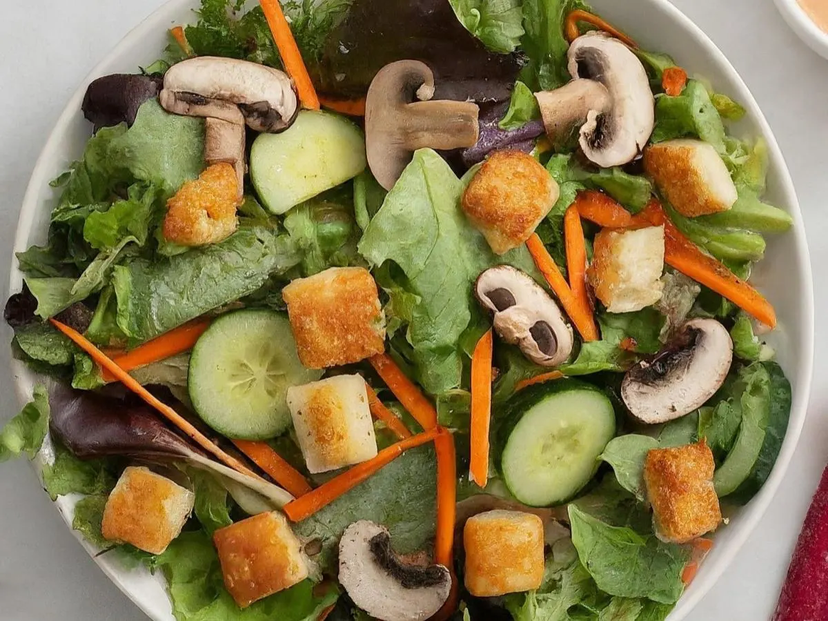 Individual Garden Salad with Thousand Island Dressing