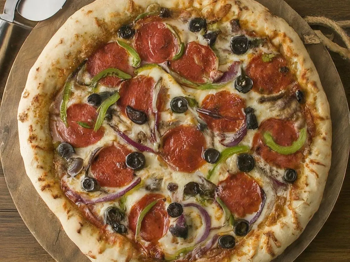 Medium King Arthur's Supreme (Combination) Pizza