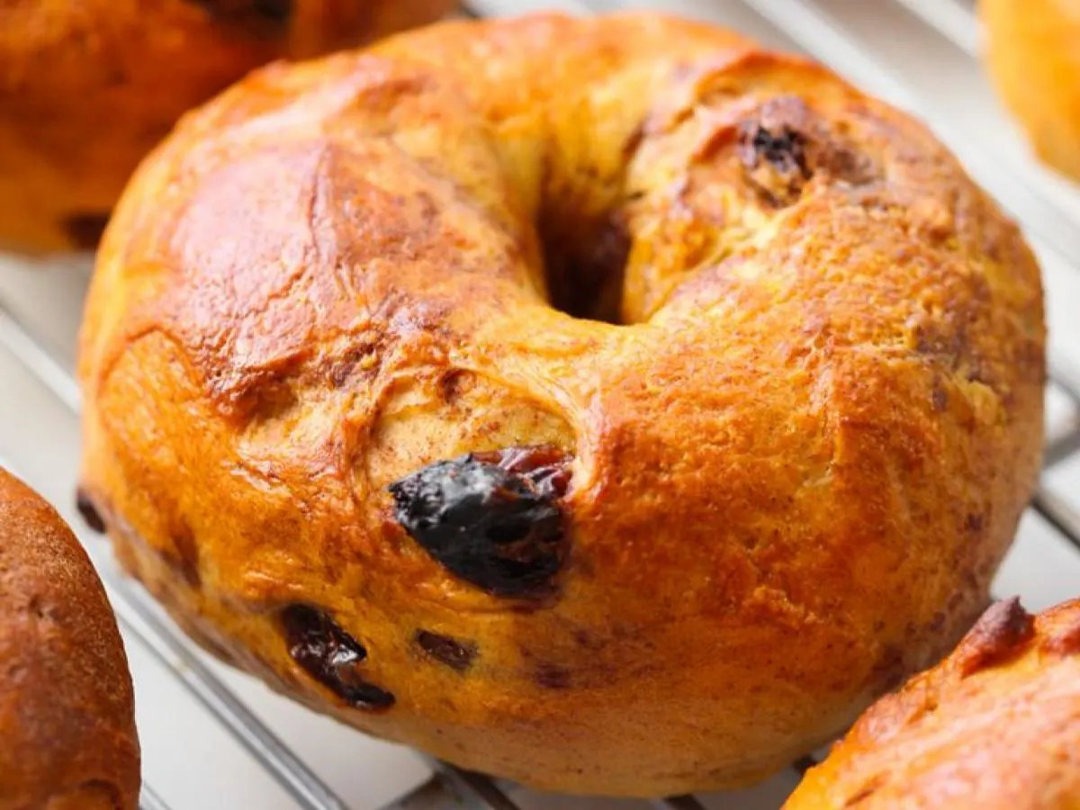Cinnamon Raisin Bagel Cinnamon Raisin Bagel